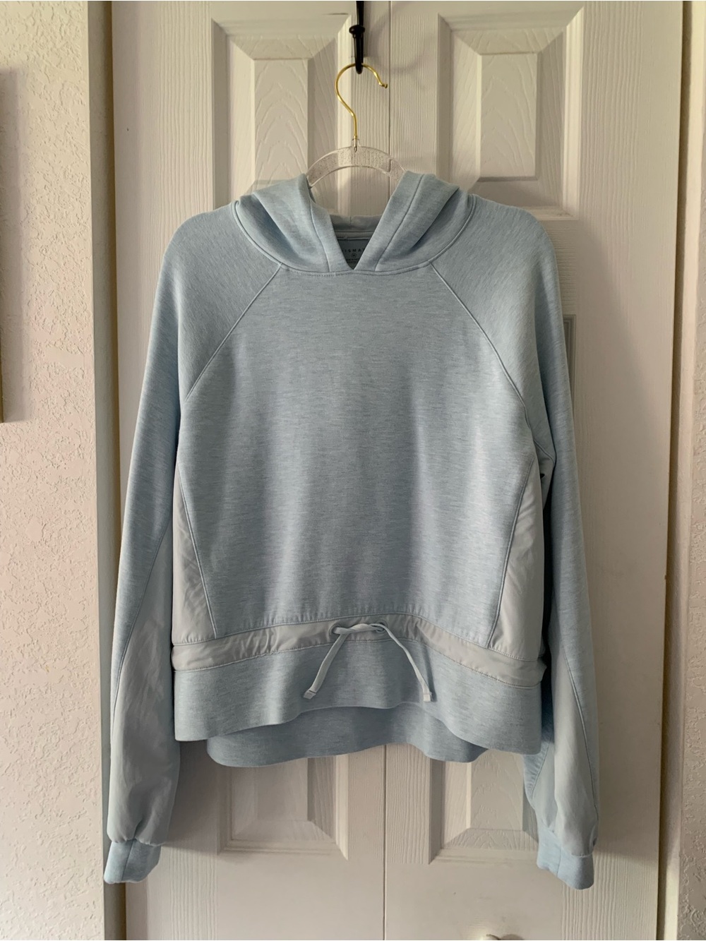 Travis Mathew Light Blue Women's Pullover Hoodie Size medium EUC